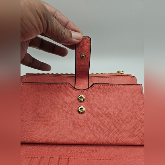Michael Kors Peach Wallet - Picture 4 of 12